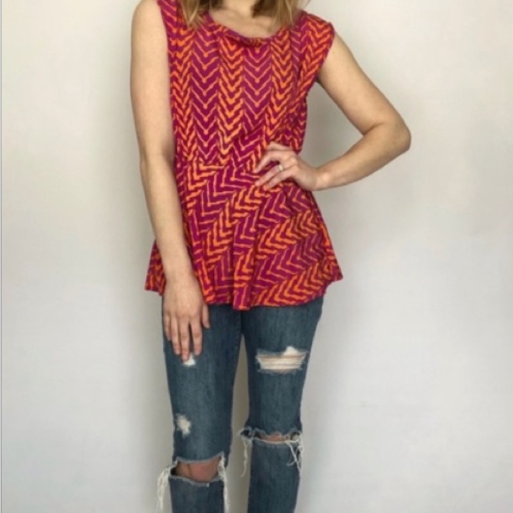 PAPER CRANE PEEKABOO CUT OUT IN BACK TOP SIZE MEDIUM 🌟EUC🌟